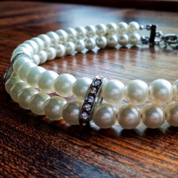 Beautiful & Elegant Double-strand Faux Pearl Necklace w/Rhinestone Spacers NWOT - Picture 10 of 11